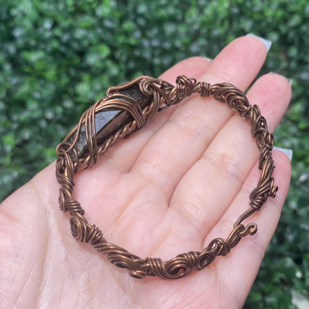 Labradorite Bracelet-Handmade Copper Wire Wrapped Bangle
